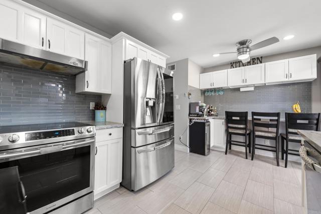 Detail Gallery Image 5 of 25 For 303 S Mollison Ave #3,  El Cajon,  CA 92020 - 2 Beds | 1/1 Baths