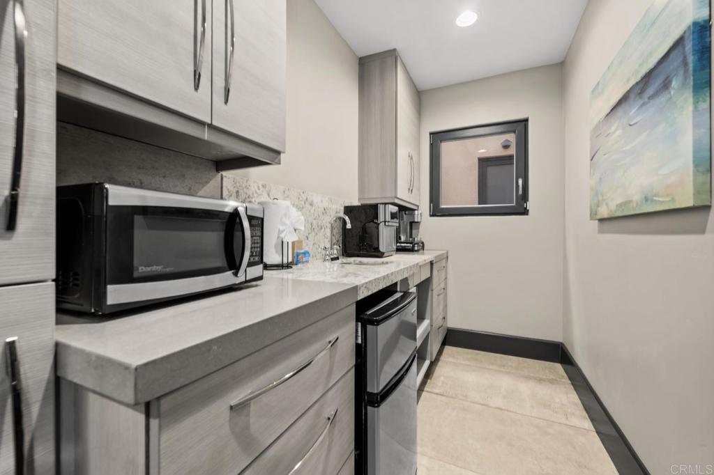 907 Tremont Street - photo 4