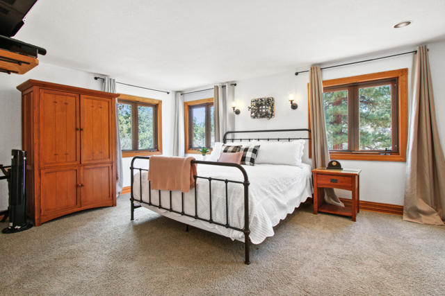 43630 Rainbow Lane, Angelus Oaks CA: https://media.crmls.org/mediaz/38b29310-3511-40fb-a18c-2afe8a9f48cb.jpg