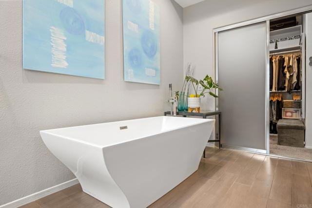 Detail Gallery Image 24 of 34 For 3358 Caminito Luna Nueva, Del Mar,  CA 92014 - 3 Beds | 2/1 Baths