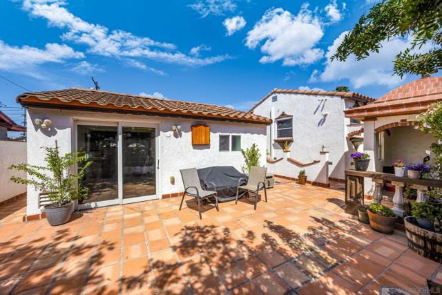 2541 Haller St, San Diego CA: https://media.crmls.org/mediaz/38b40475-ce49-45a3-8731-10f2232fccd5.jpg