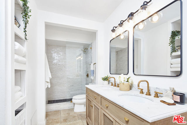 24 Westwind Street, Marina del Rey CA: https://media.crmls.org/mediaz/38b4f045-f4c7-4e21-90bc-489e3799314c.jpg