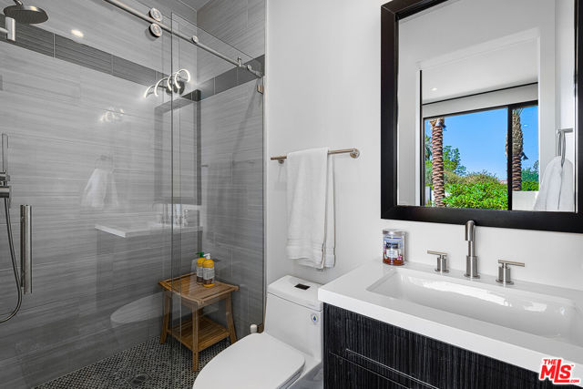 78155 Calle Cadiz, La Quinta CA: https://media.crmls.org/mediaz/38b5557a-2c11-4df1-a3ae-aeda05c1bb91.jpg