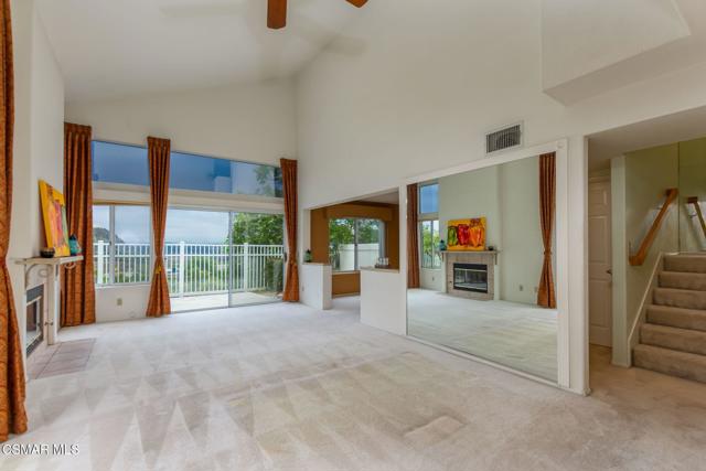 815 Vista Arriago, Camarillo CA: https://media.crmls.org/mediaz/38b56b6a-b1f6-41ed-8579-eb60195f7b91.jpg