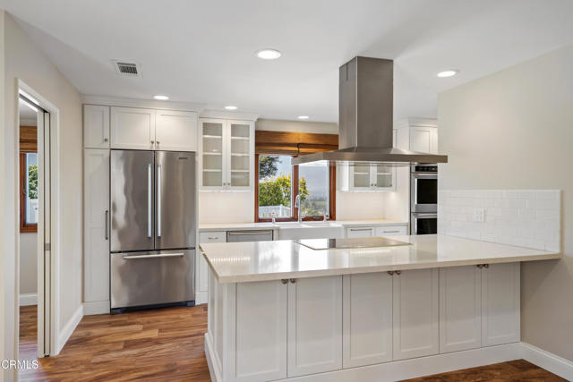 1027 Garrido Drive, Camarillo CA: https://media.crmls.org/mediaz/38b586e3-027d-4a57-a3a8-1425f7c0a583.jpg