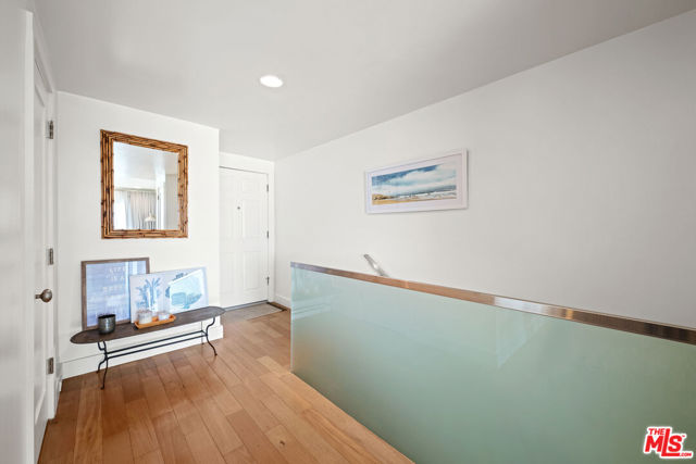 23908 De Ville Way, Malibu CA: https://media.crmls.org/mediaz/38b62002-39e6-44b8-9f3c-ab44bb6ec8be.jpg