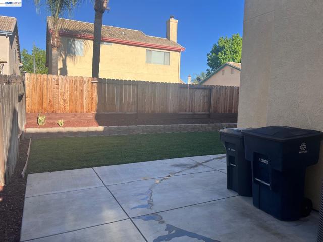 1420 Teakwood Way, Tracy CA: https://media.crmls.org/mediaz/38b6b934-189f-4c33-a217-7bd9f5e165df.jpg