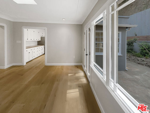 2252 Verde Oak Drive, Los Angeles CA: https://media.crmls.org/mediaz/38b6dbd6-e9b4-4bdf-b0bf-a4c9a8cd3c0a.jpg