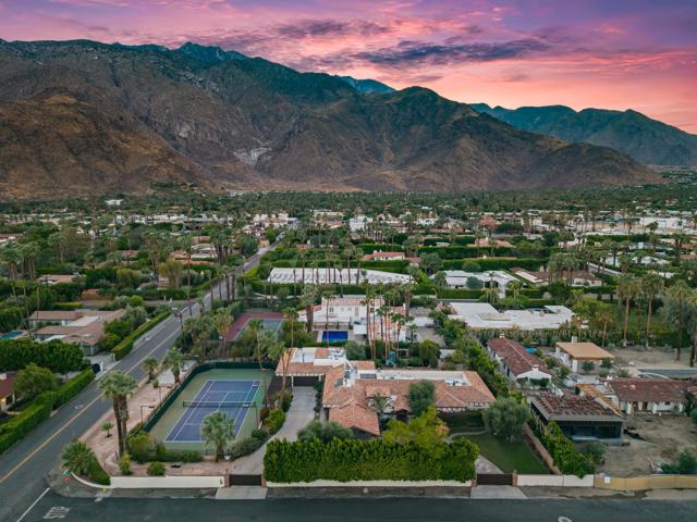 835 N Avenida Palmas, Palm Springs, CA 92262