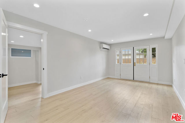 2336 Loma Vista Place, Los Angeles CA: https://media.crmls.org/mediaz/38b7444a-efa5-496a-bef0-f6494ff8b02e.jpg