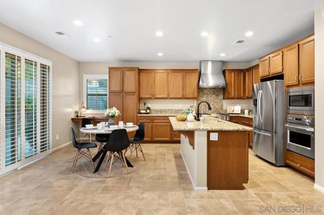 2690 Ponderosa Ct, Escondido CA: https://media.crmls.org/mediaz/38b76507-3f1b-4a44-be86-93d0cee7164b.jpg