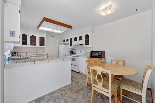 486 Cloudview Drive, Watsonville CA: https://media.crmls.org/mediaz/38b76be0-2927-4d41-a803-c15313bc3c83.jpg