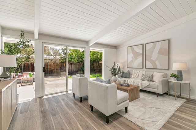 3845 Corina Way, Palo Alto CA: https://media.crmls.org/mediaz/38b803da-e069-4715-a003-66de3185efb1.jpg