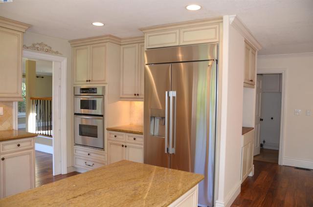 1626 Harlan Dr, Danville CA: https://media.crmls.org/mediaz/38b8247e-6f3d-49c2-9db3-1f97ecdc983f.jpg