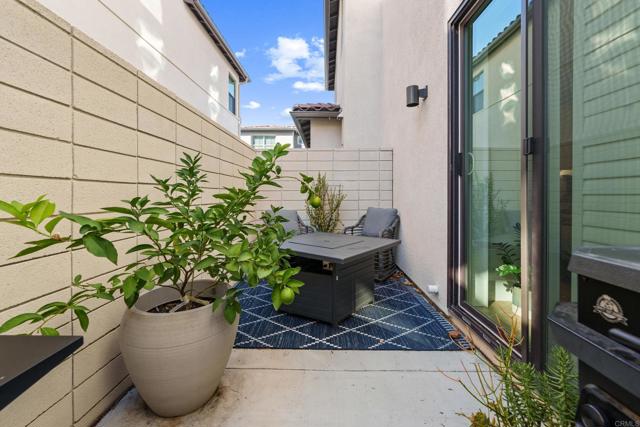 Detail Gallery Image 13 of 44 For 13085 Olympus Cir #1,  Poway,  CA 92064 - 3 Beds | 2/1 Baths