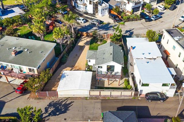 2866 Chesterfield Drive, Santa Cruz CA: https://media.crmls.org/mediaz/38b833d6-7945-4bee-8f2c-cf71797647d0.jpg