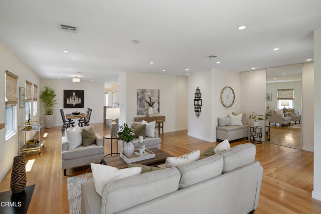 4531 El Camino Corto, La Canada Flintridge CA: https://media.crmls.org/mediaz/38b89975-c4cd-4541-ae7b-e3ec21323ae4.jpg