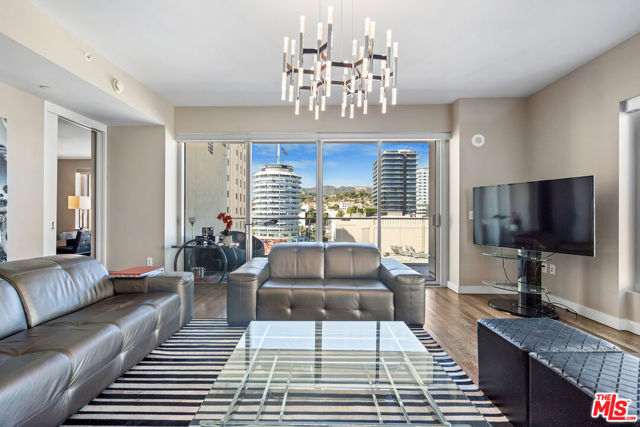 6250 Hollywood Boulevard, Los Angeles CA: https://media.crmls.org/mediaz/38b8d42e-e7e7-4b69-8a5b-1f6ca24ad747.jpg