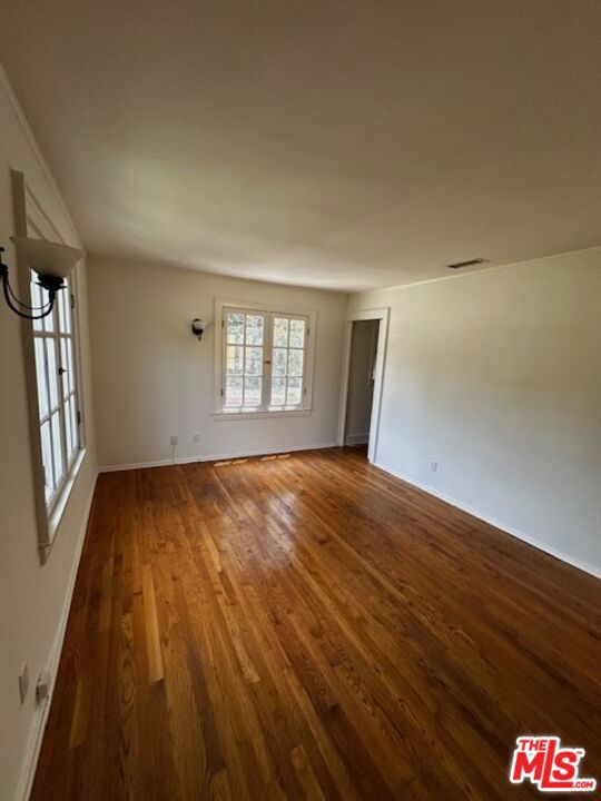 2044 2046 N Highland Avenue, Los Angeles CA: https://media.crmls.org/mediaz/38b8f75c-65ee-4866-b057-70eb462efb97.jpg