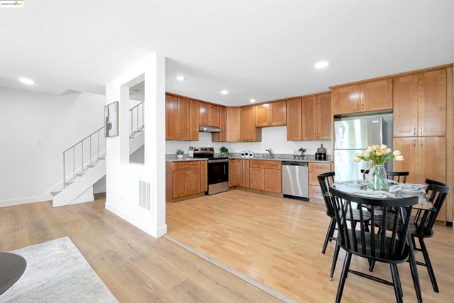 410 Auburn Way, San Jose CA: https://media.crmls.org/mediaz/38b9a298-280e-4a98-aad8-e6c348292ac1.jpg