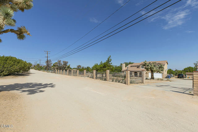 3831 E Ave T 8, Palmdale CA: https://media.crmls.org/mediaz/38ba4cc9-eff3-4b16-a4ad-efdd6acf0bfa.jpg