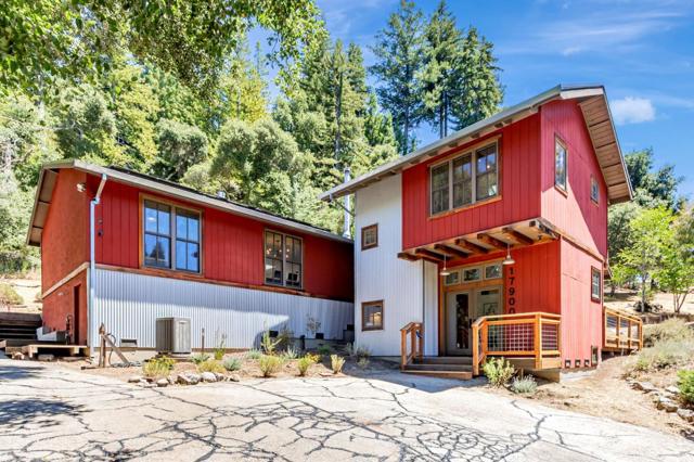 17900 China Grade Road, Boulder Creek CA: https://media.crmls.org/mediaz/38baf8cd-9fb5-4f0e-890b-8507b5e93bd0.jpg