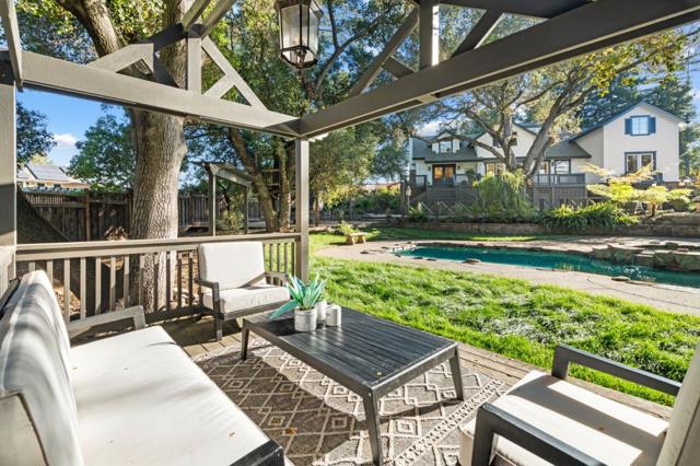 19050 Camino Barco, Saratoga CA: https://media.crmls.org/mediaz/38bb1642-4a74-4aed-8731-767831d862c4.jpg