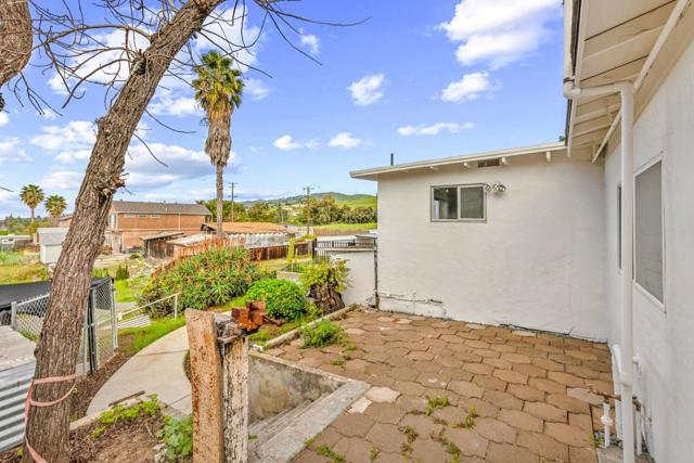 2363 Pleasant Acres Drive, San Jose CA: https://media.crmls.org/mediaz/38bb8072-a101-4097-bc13-19161d07bec4.jpg
