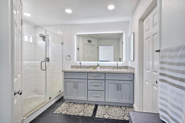 Detail Gallery Image 21 of 29 For 6586 Daylily Dr, Carlsbad,  CA 92011 - 3 Beds | 2/1 Baths