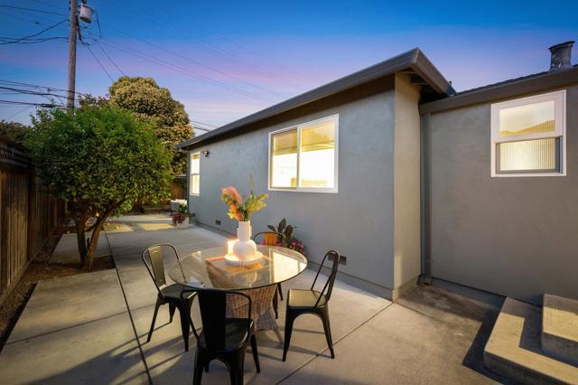 3813 Pasadena Drive, San Mateo CA: https://media.crmls.org/mediaz/38bbd5a7-c002-4638-951f-bf56a3d2da6a.jpg