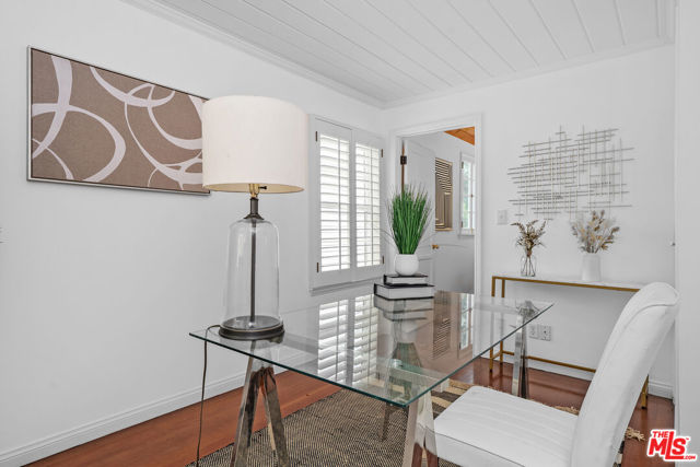 10545 Selkirk Lane, Los Angeles CA: https://media.crmls.org/mediaz/38bbf38e-4656-4dbc-8954-bf430a4a5796.jpg