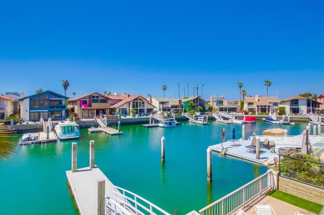 6 Buccaneer Way, Coronado CA: https://media.crmls.org/mediaz/38bbfca0-074f-4213-9195-66feb35e3eb2.jpg