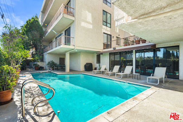 4454 Ventura Canyon Avenue, Sherman Oaks CA: https://media.crmls.org/mediaz/38bdb67e-2660-47e7-90b1-8b952b96d5a3.jpg