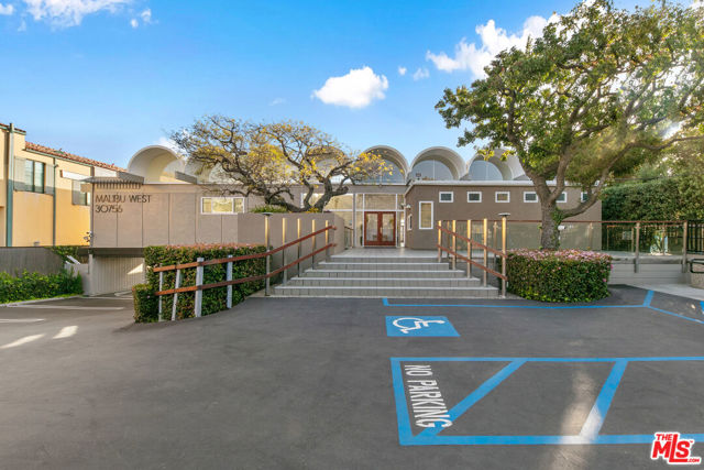 30603 El Sueno Drive, Malibu CA: https://media.crmls.org/mediaz/38bdf064-e74d-4f3d-b2e4-0d1f41d292df.jpg