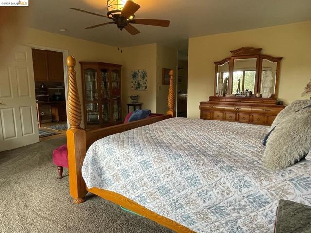 Image 5 of 48 For 16160 Willow Glen Rd