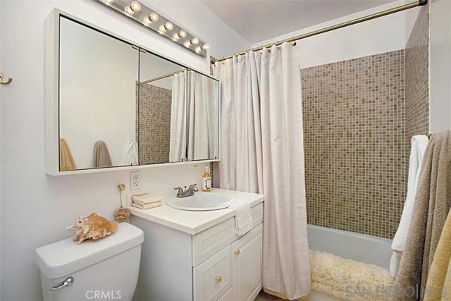 Image 13 of 18 For 2630 Torrey Pines Rd  E24
