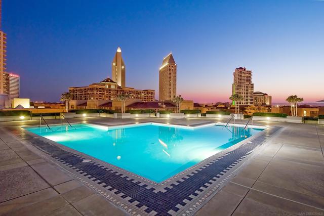 700 Front Street, San Diego CA: https://media.crmls.org/mediaz/38c13d21-c194-4f46-940b-bdb05d102429.jpg