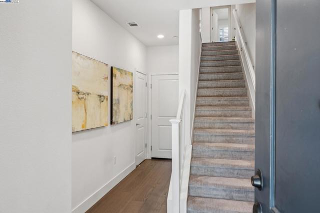 1815 Balsa St, Alameda CA: https://media.crmls.org/mediaz/38c19040-56f1-40ef-8ff1-dca1de659298.jpg
