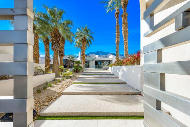 79095 Tom Fazio N Lane, La Quinta CA: https://media.crmls.org/mediaz/38c21e44-e90f-4d69-a894-1e70dde31400.jpg