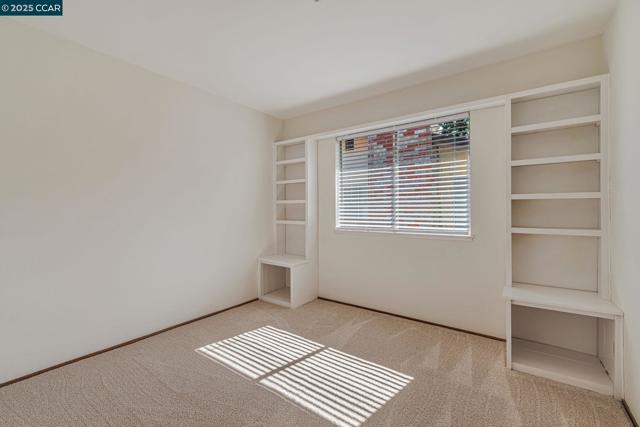 1372 Bent Tree Ln, Concord CA: https://media.crmls.org/mediaz/38c250a5-add8-4690-a867-778f4f014f02.jpg
