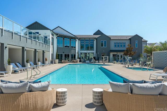 Detail Gallery Image 2 of 64 For 2055 Paseo Belluno #2,  Chula Vista,  CA 91913 - 2 Beds | 2/1 Baths