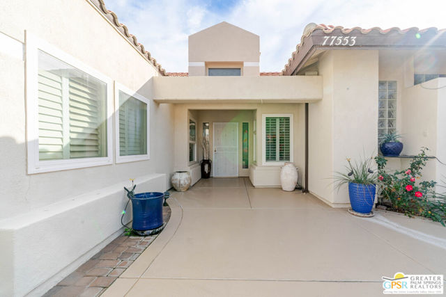 Image 42 of 52 For 77553 Carinda Court