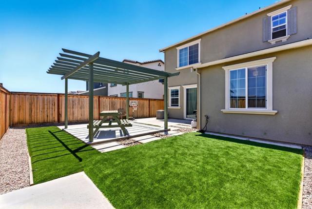 5758 Tournament Court, Tracy CA: https://media.crmls.org/mediaz/38c31305-327c-47d1-b322-a90ad1451d9d.jpg