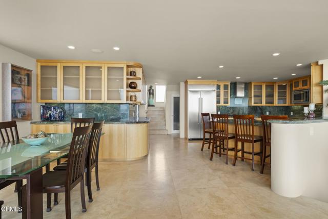 3629 Ocean Drive, Oxnard CA: https://media.crmls.org/mediaz/38c42aad-21b0-44ca-a4d4-278af5af18b4.jpg