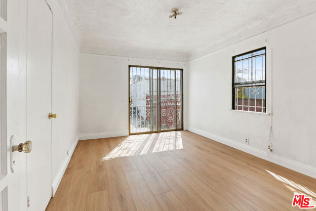 3722 Wellington Road, Los Angeles CA: https://media.crmls.org/mediaz/38c48fda-c766-40d4-9f72-f01ef170671f.jpg