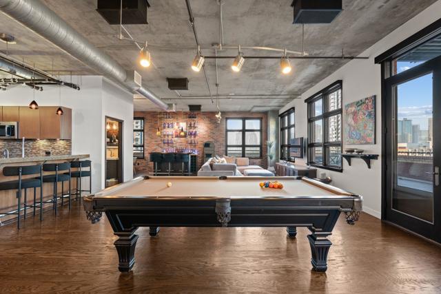 877 Island Avenue, San Diego CA: https://media.crmls.org/mediaz/38c4b319-2a21-4627-9b8e-57f57cad3778.jpg