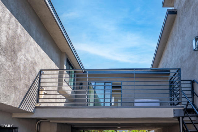 1818 New York Drive, Altadena CA: https://media.crmls.org/mediaz/38c61526-3a1a-444c-96b4-8bfc63bd5185.jpg