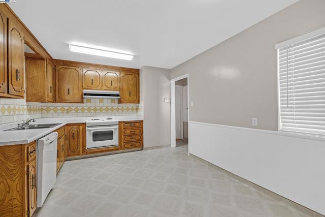 Image 10 of 33 For 1560 Vining Dr