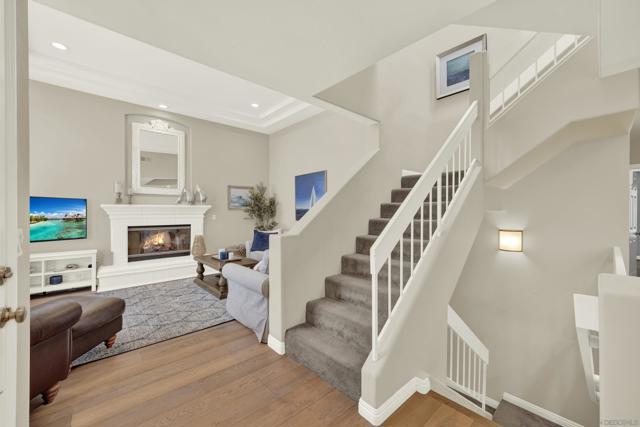 3736 Promontory St, San Diego CA: https://media.crmls.org/mediaz/38c7c482-ee6e-478e-a4a4-57bc6da44aab.jpg