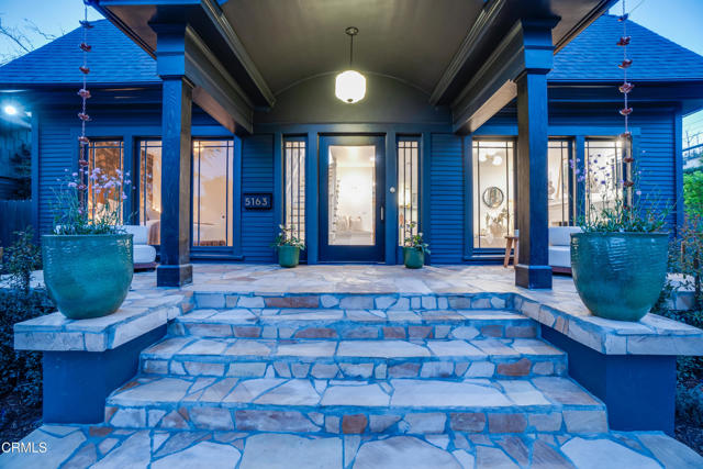 5163 Highland View Avenue, Los Angeles CA: https://media.crmls.org/mediaz/38c7f77d-43df-4caf-8dd2-b58aa602952f.jpg